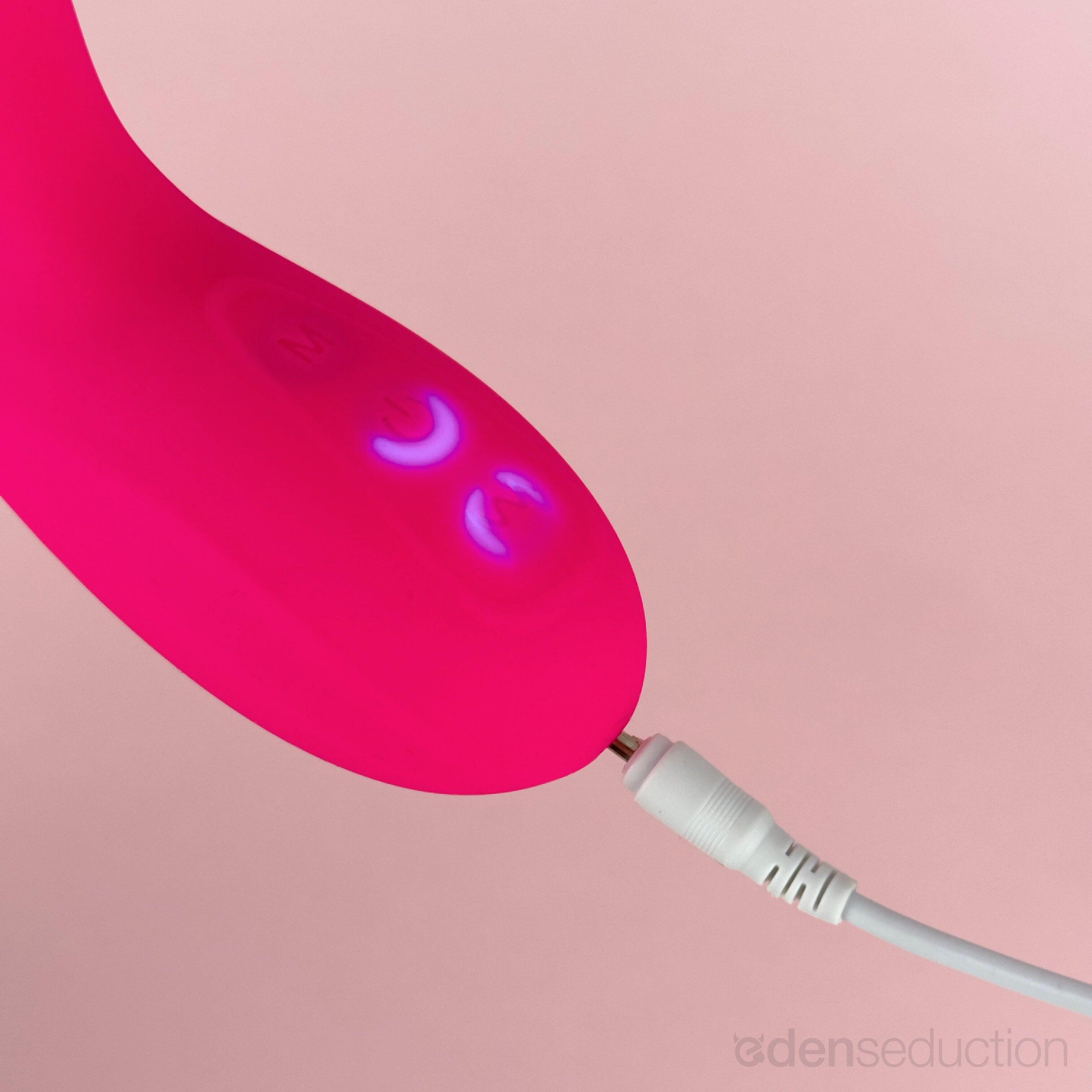 Flickering dual thruster Thrusting rabbit vibrator - EdenSeduce