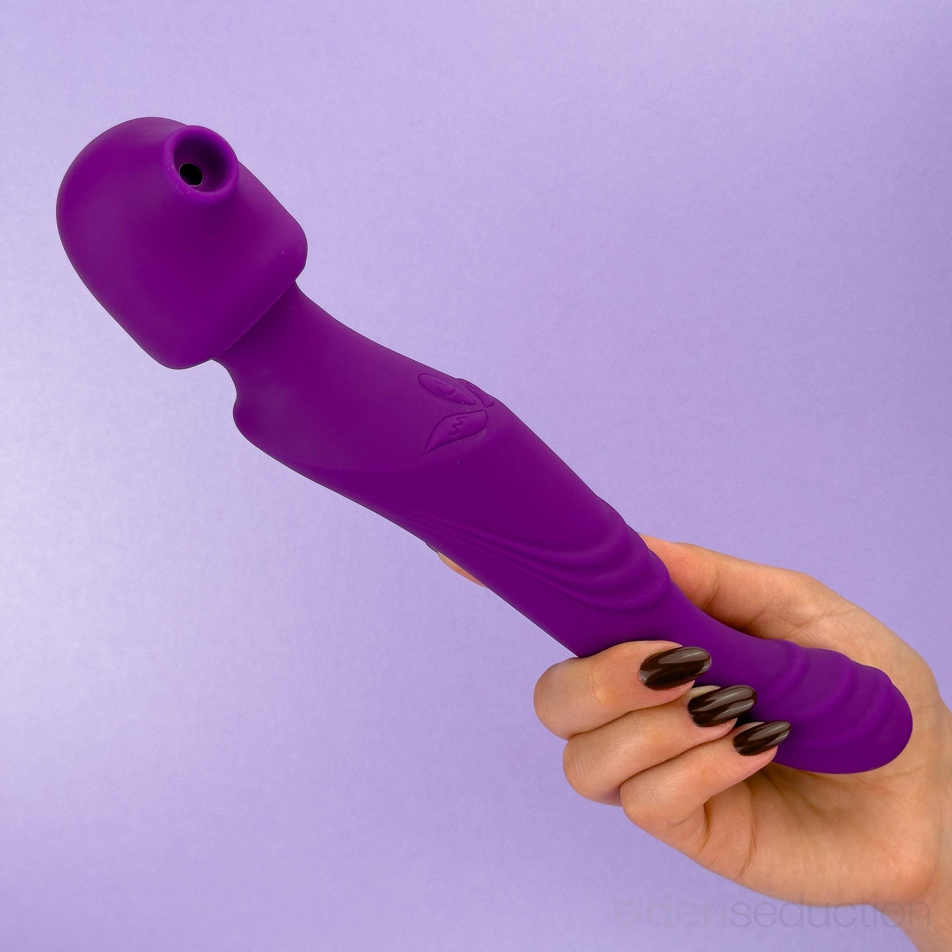 Wonder Sucking wand vibrator - EdenSeduce