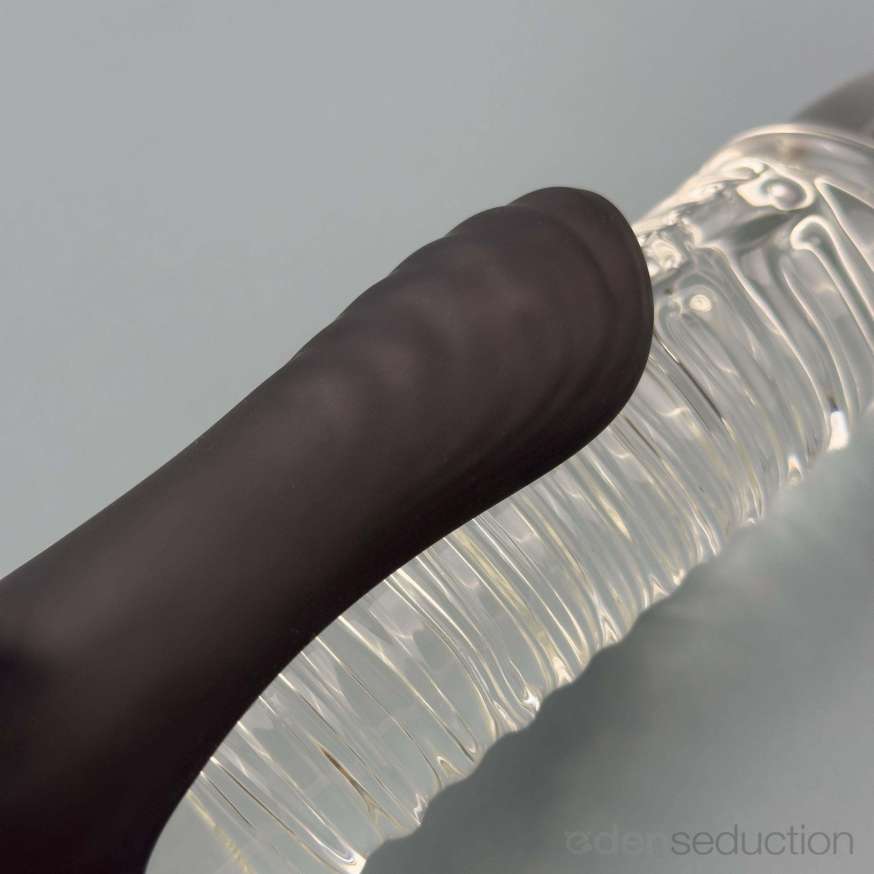 Magnum Vibrating penis sleeve - EdenSeduce