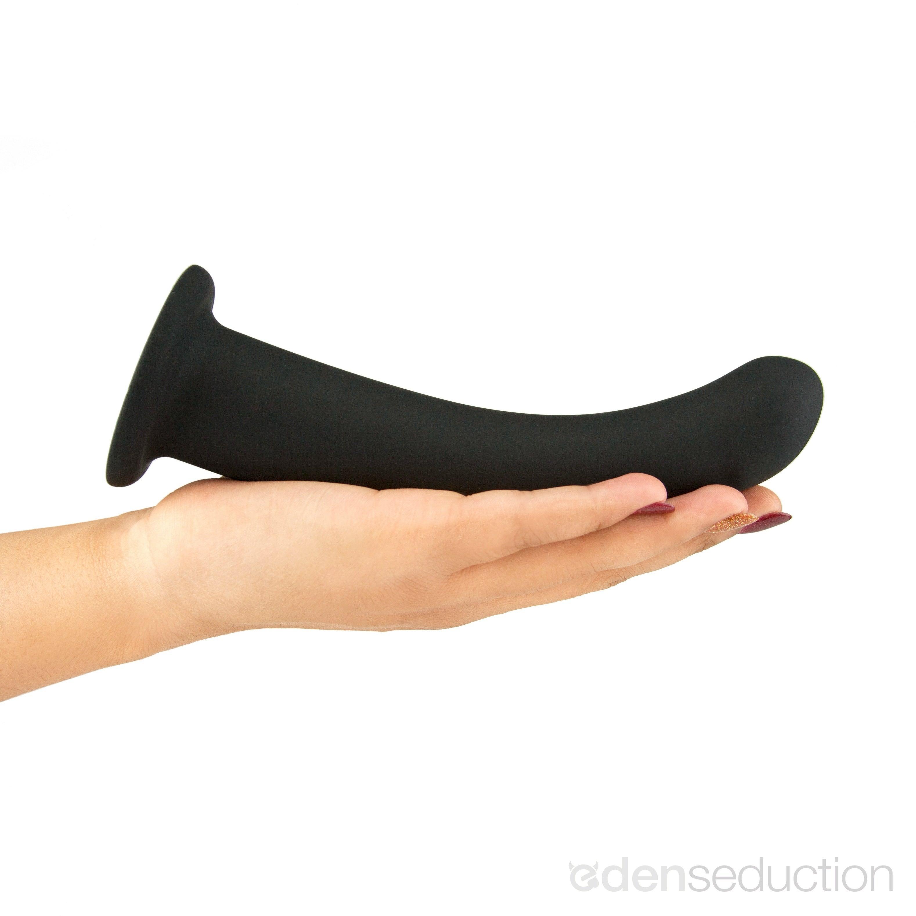 Mage Suction cup dildo - EdenSeduce