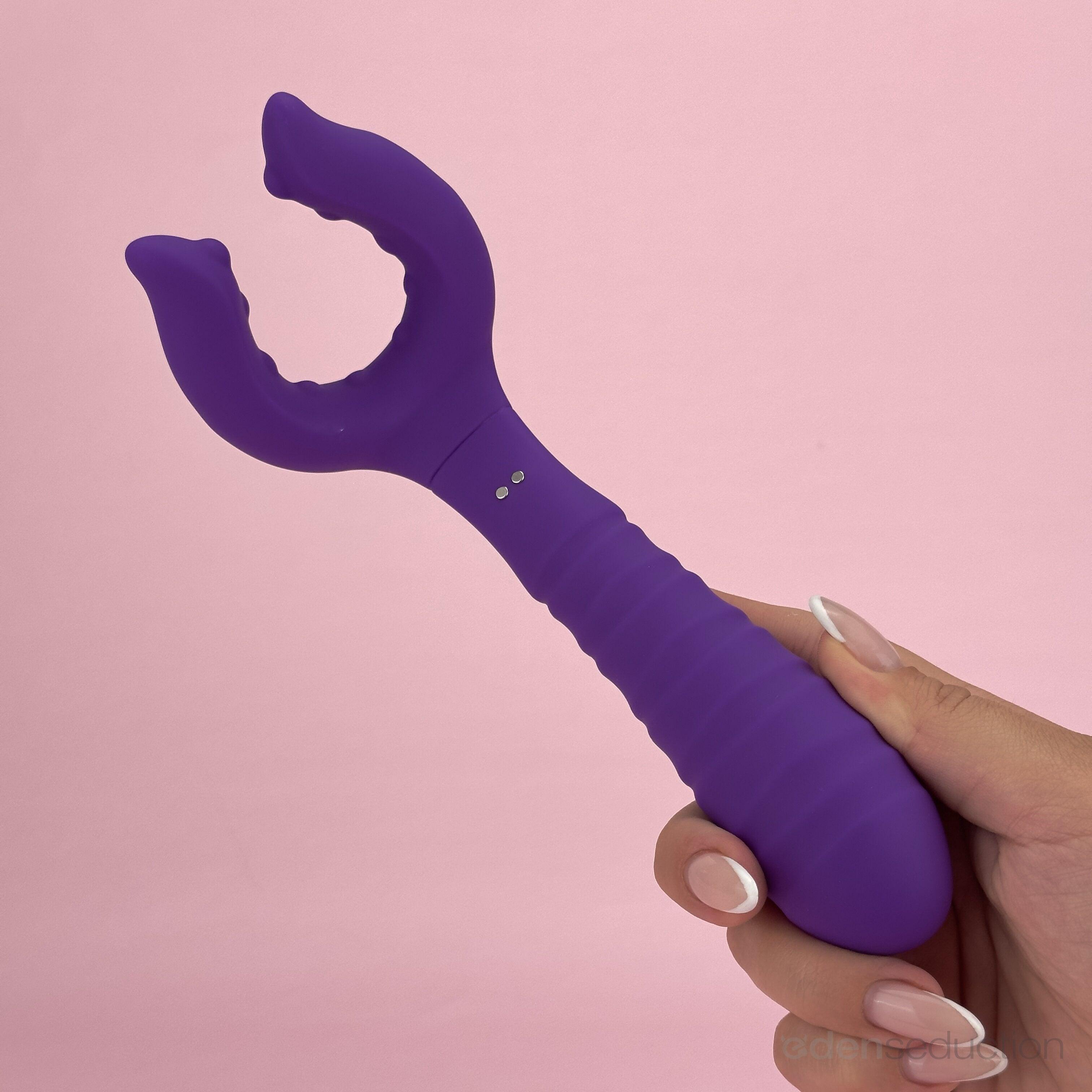 Canoodler Clit and G spot vibrator - EdenSeduce