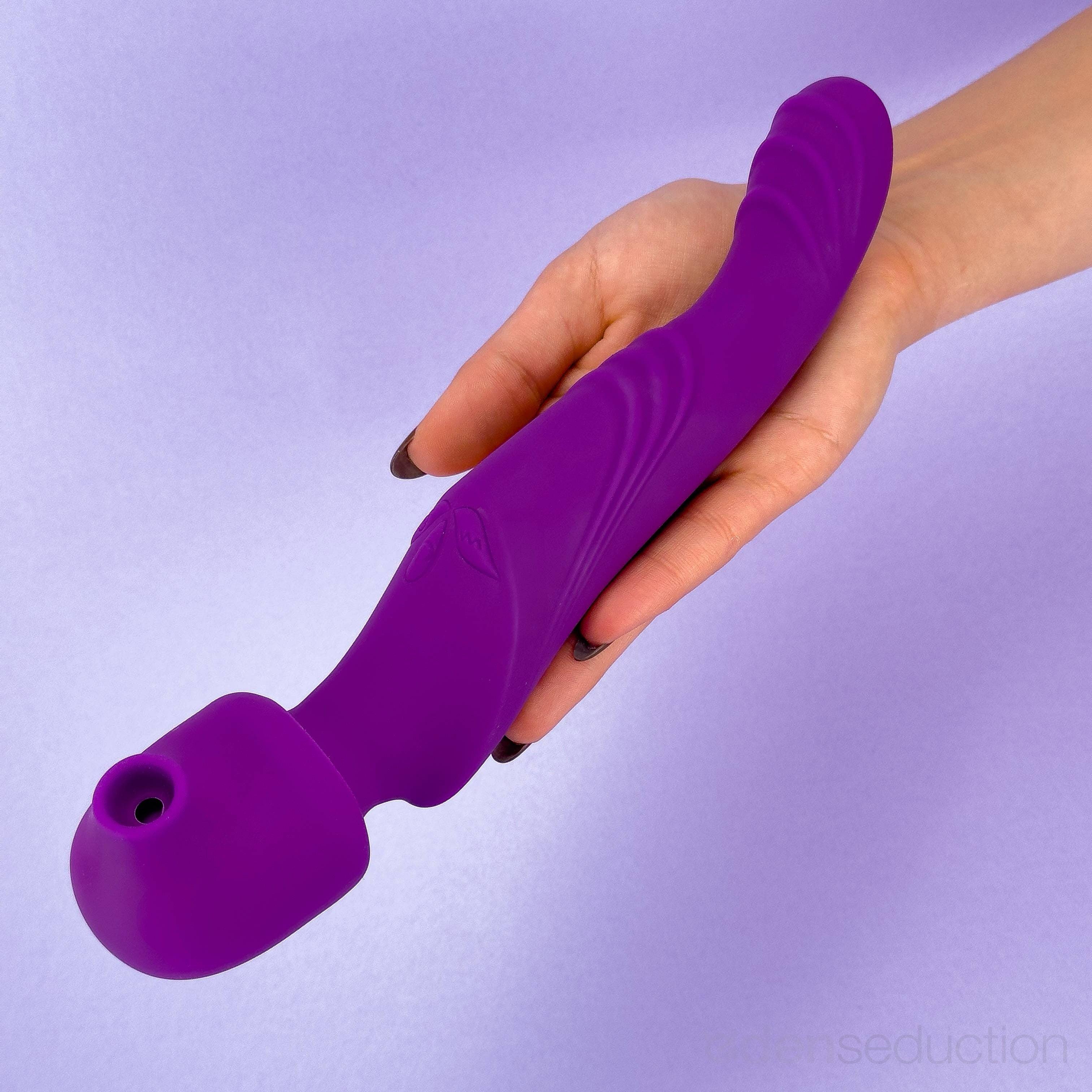 Wonder Sucking wand vibrator - EdenSeduce