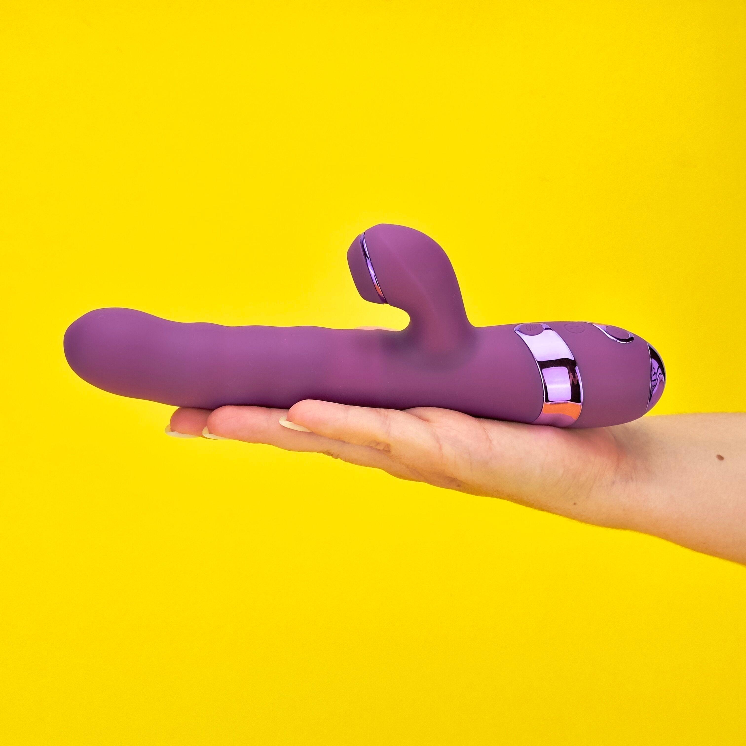 Pleasure seeker Clit sucking rabbit vibrator - EdenSeduce