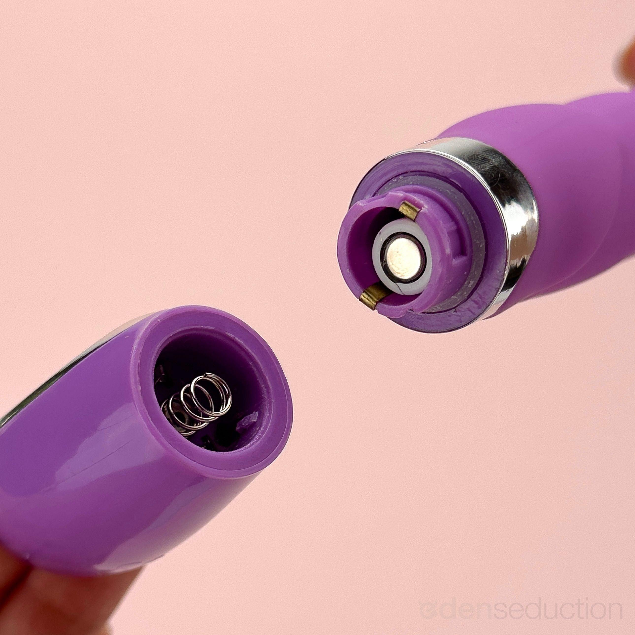 Silicone sassy G G spot vibrator - EdenSeduce