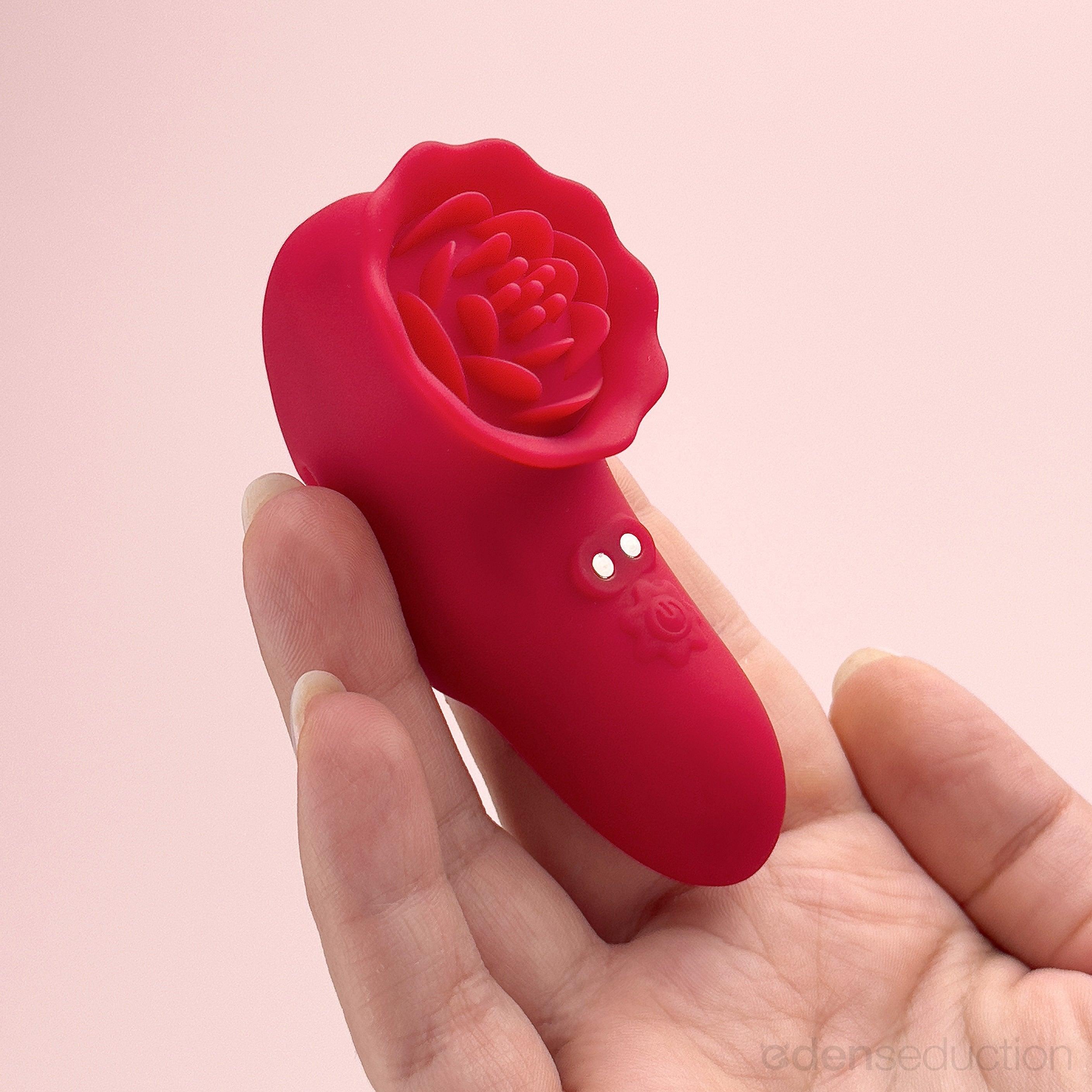 Mini rose Rose finger vibrator - EdenSeduce