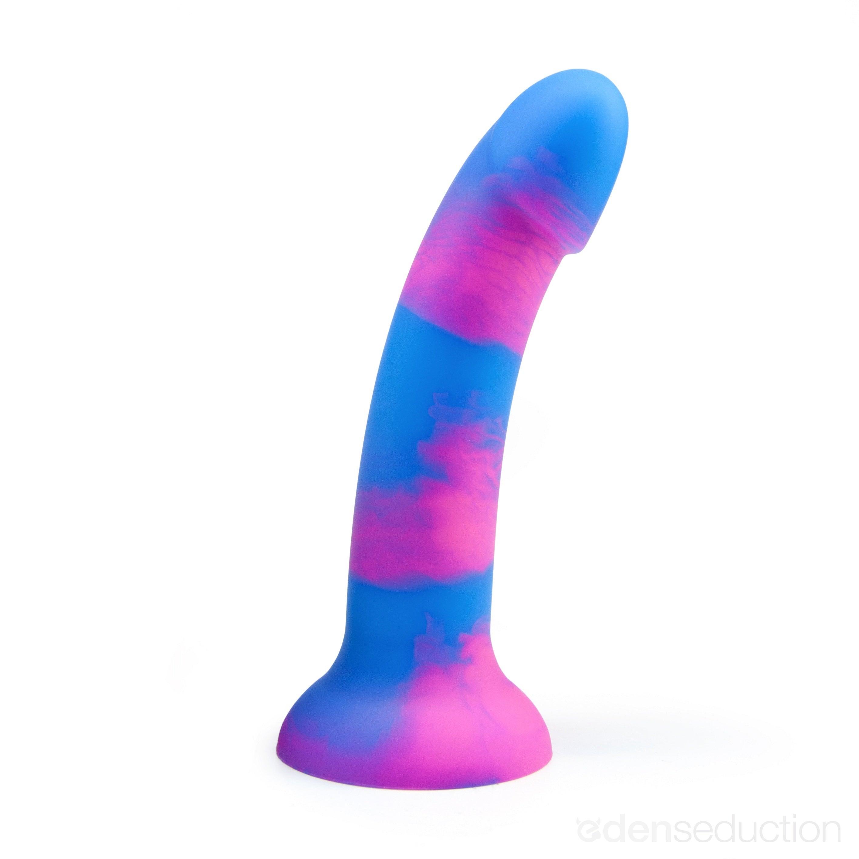 Cloud 9 Suction cup dildo - EdenSeduce